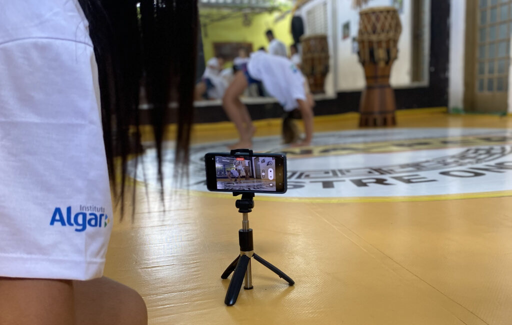 Alunos do Periferarte aprendem sobre Minuto Lumière em oficina de audiovisual